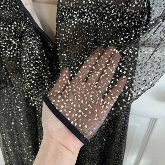 Marchesa Notte 6 Long Sleeve
Glitter Tulle Evening Gown Gold Black - Picture 9 of 9